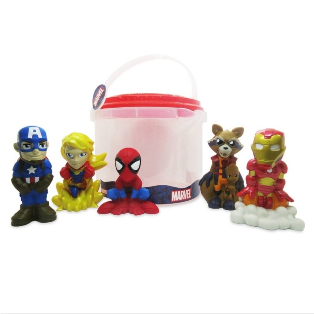 NWT Marvel Rubber Action Figures Playset, bath toys, beach toys, kids toys